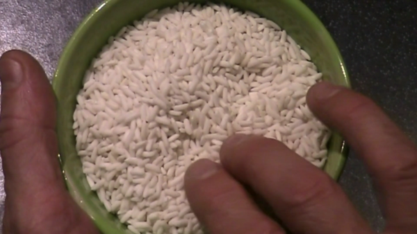 Photo of Glutinous Rice and How it is Used in Authentic Thai Recipes.