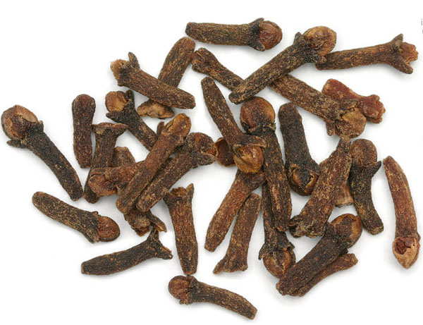 Photo of Cloves and How it is Used in Authentic Thai Recipes.