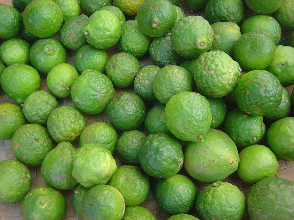 Photo of Kaffir Lime and How it is Used in Authentic Thai Recipes.