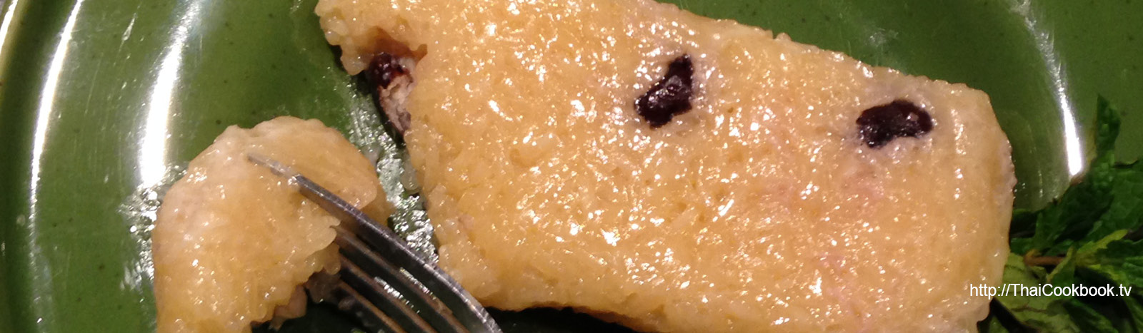 Authentic Thai recipe for Sweet Sticky Rice with Banana Filling