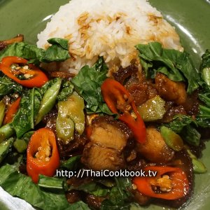 Authentic Thai recipe for Chinese Broccoli with Crispy Pork Belly