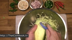 Photo of How to Make Green Mango Salad with Shrimp - Step 5