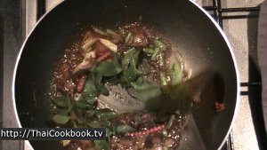 Photo of How to Make Stir-fried Red Chili Curry with Crispy Pork Belly - Step 9
