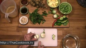 Photo of How to Make Roasted Chicken Curry with Longan Fruit - Step 5