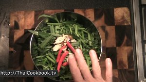 Photo of How to Make Stir Fried Morning Glory - Step 4