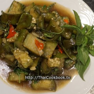 Authentic Thai recipe for Vegetarian Stir-fried Eggplant with Sweet Basil
