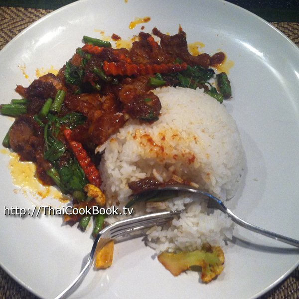 Stir-fried Red Chili Curry with Crispy Pork Belly Recipe